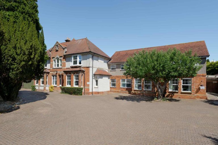 Asna Lodge Rehab front entrance